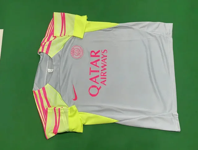 Paris Saint-Germain Football Jerseys Short-Sleeve Training Shirt and Shorts Set product detail image 5