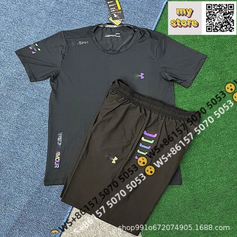 Black shorts+black short sleeves