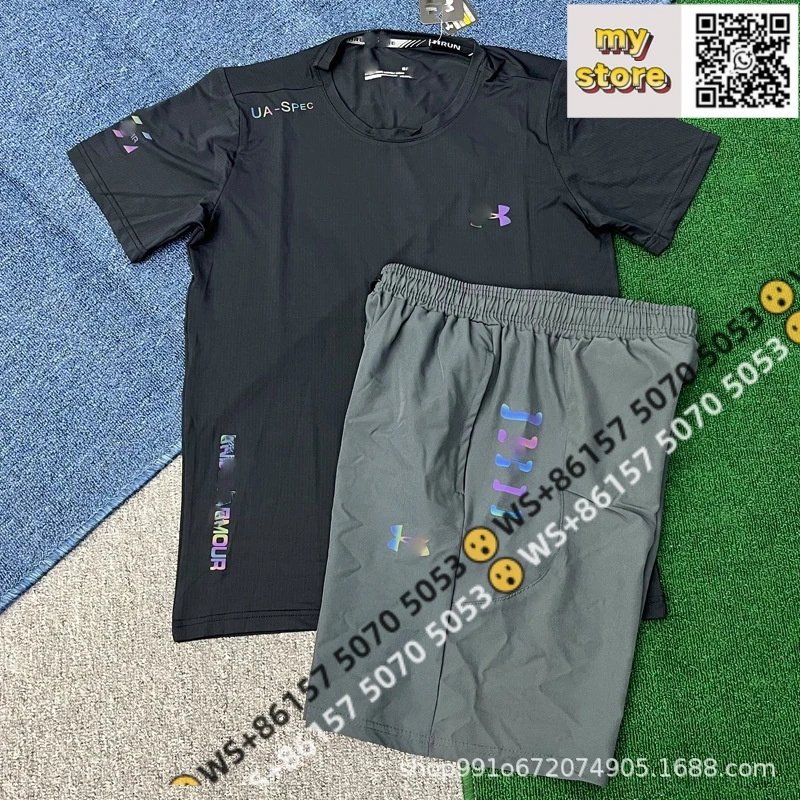 Grey shorts+black short sleeves