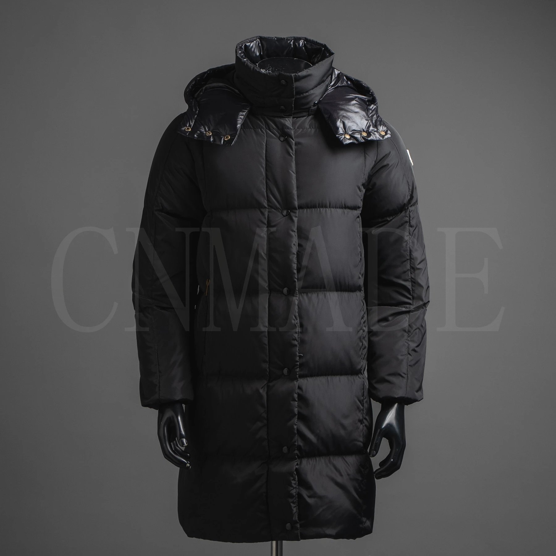 黑巧白巧Litte方形绗缝长款连帽羽绒服-黑色