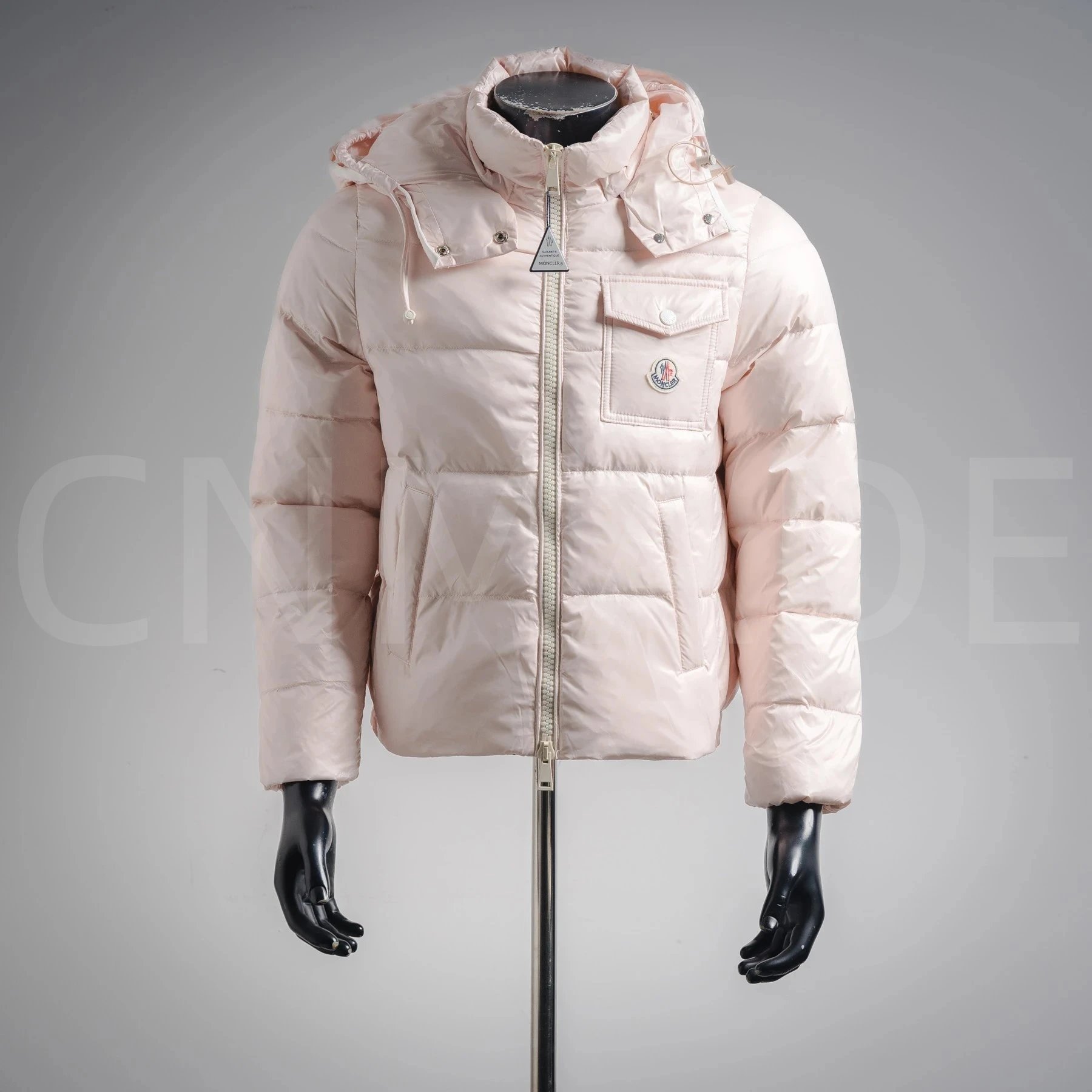 Andro女士短款徽标羽绒服-淡粉色