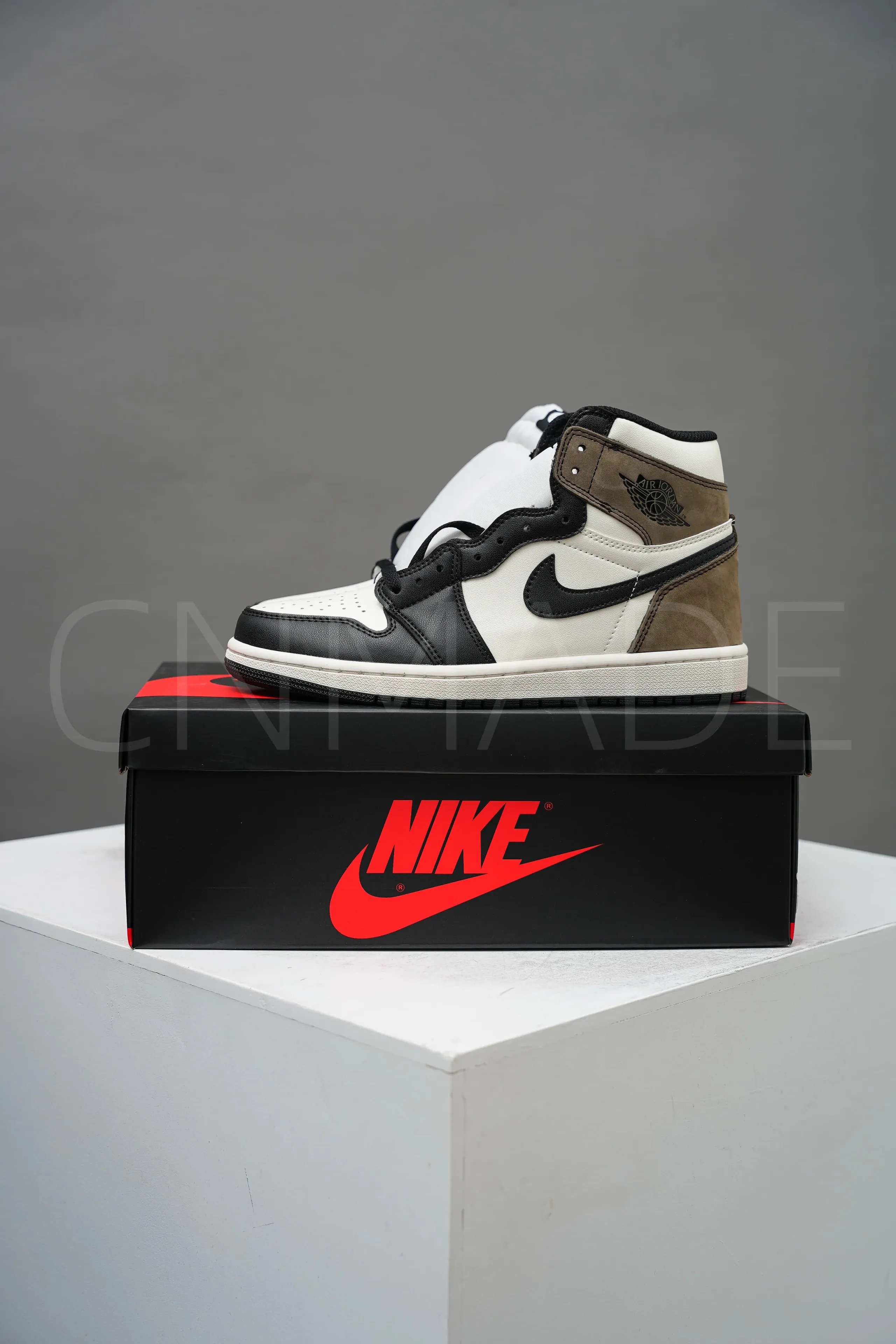 555088-105 Reverse Mocha