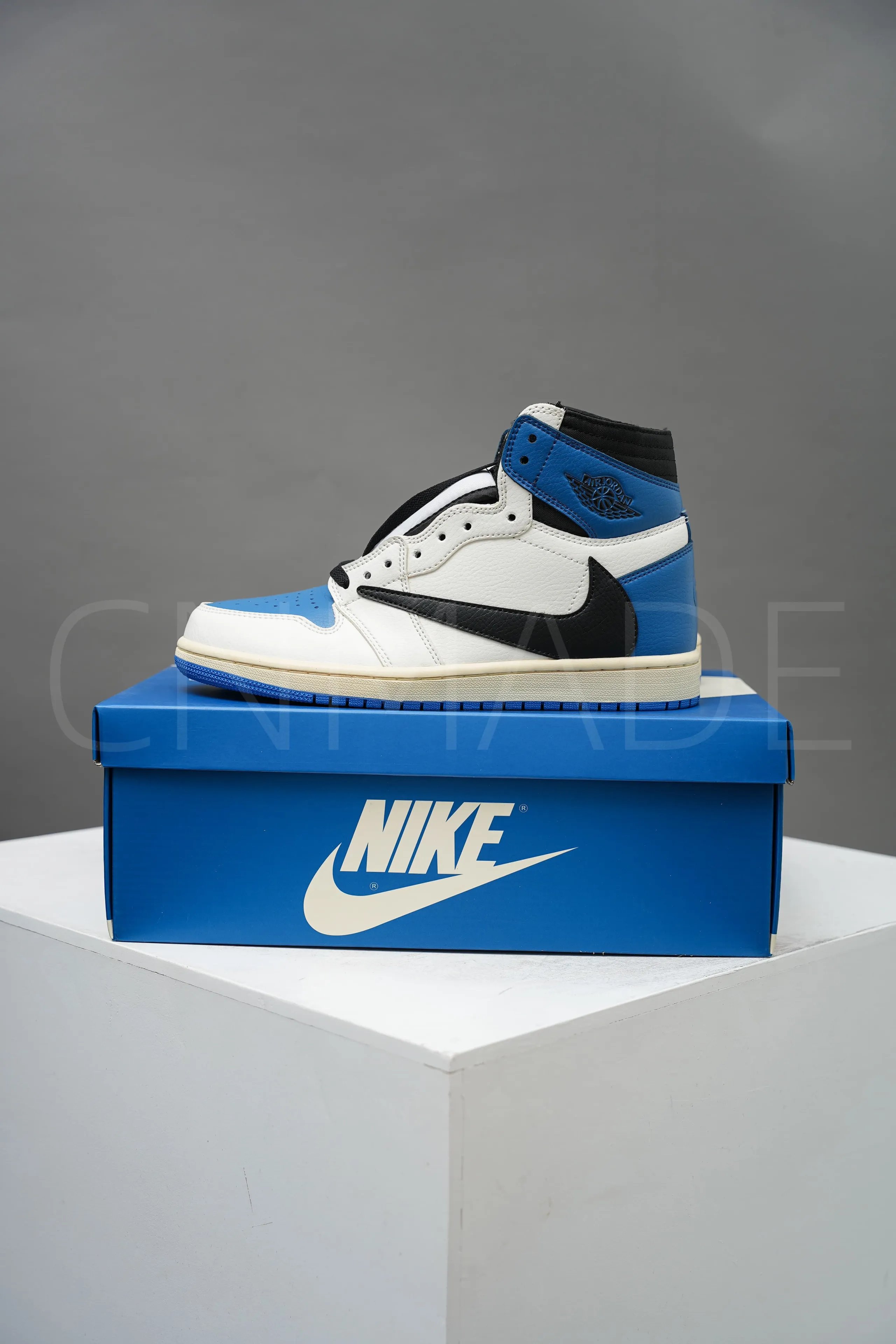 DH3227-105 Lightning Blue Reverse Mocha