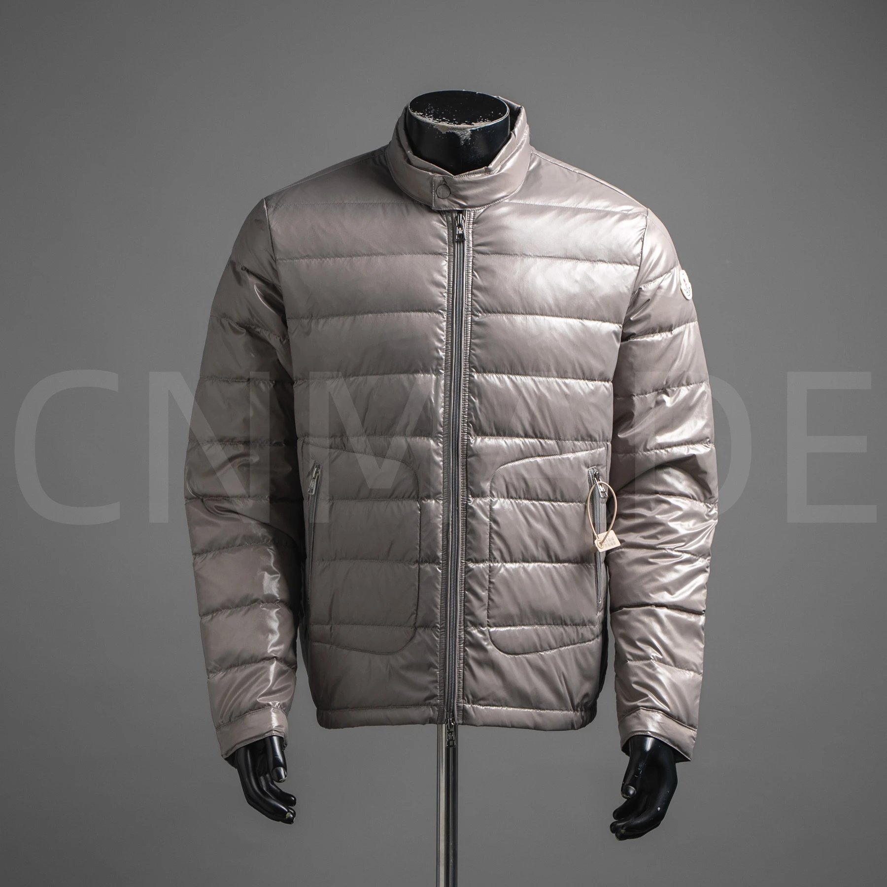 MCM0ncler简约大口袋立领轻薄羽绒服