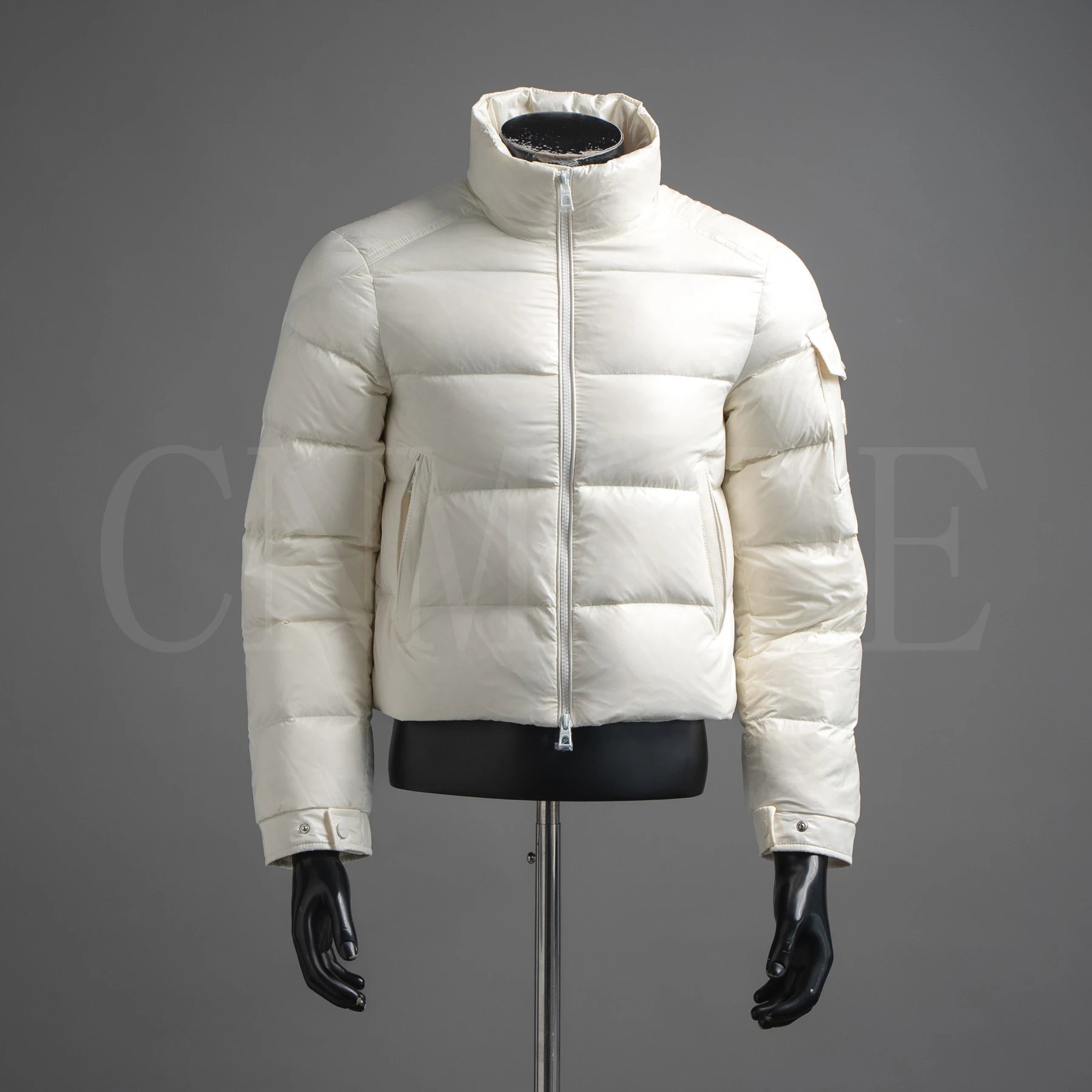 MC M0nclerPetra女士短款羽绒服