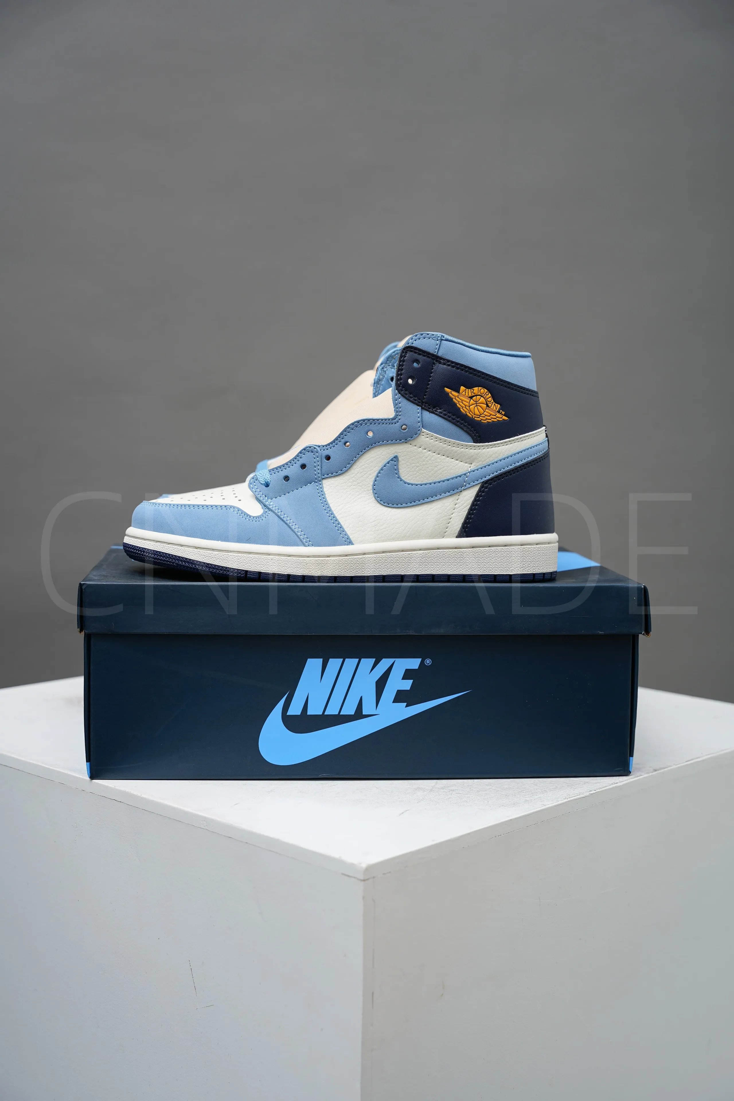 FD2596-400 Blue White