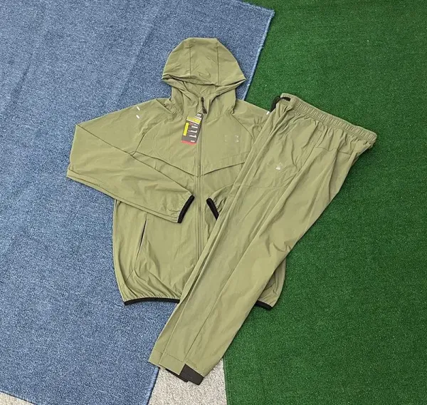 Under Armour Storm Full-Zip Hooded Jacket and Jogger Pants Set Olive Green Activewear - 1