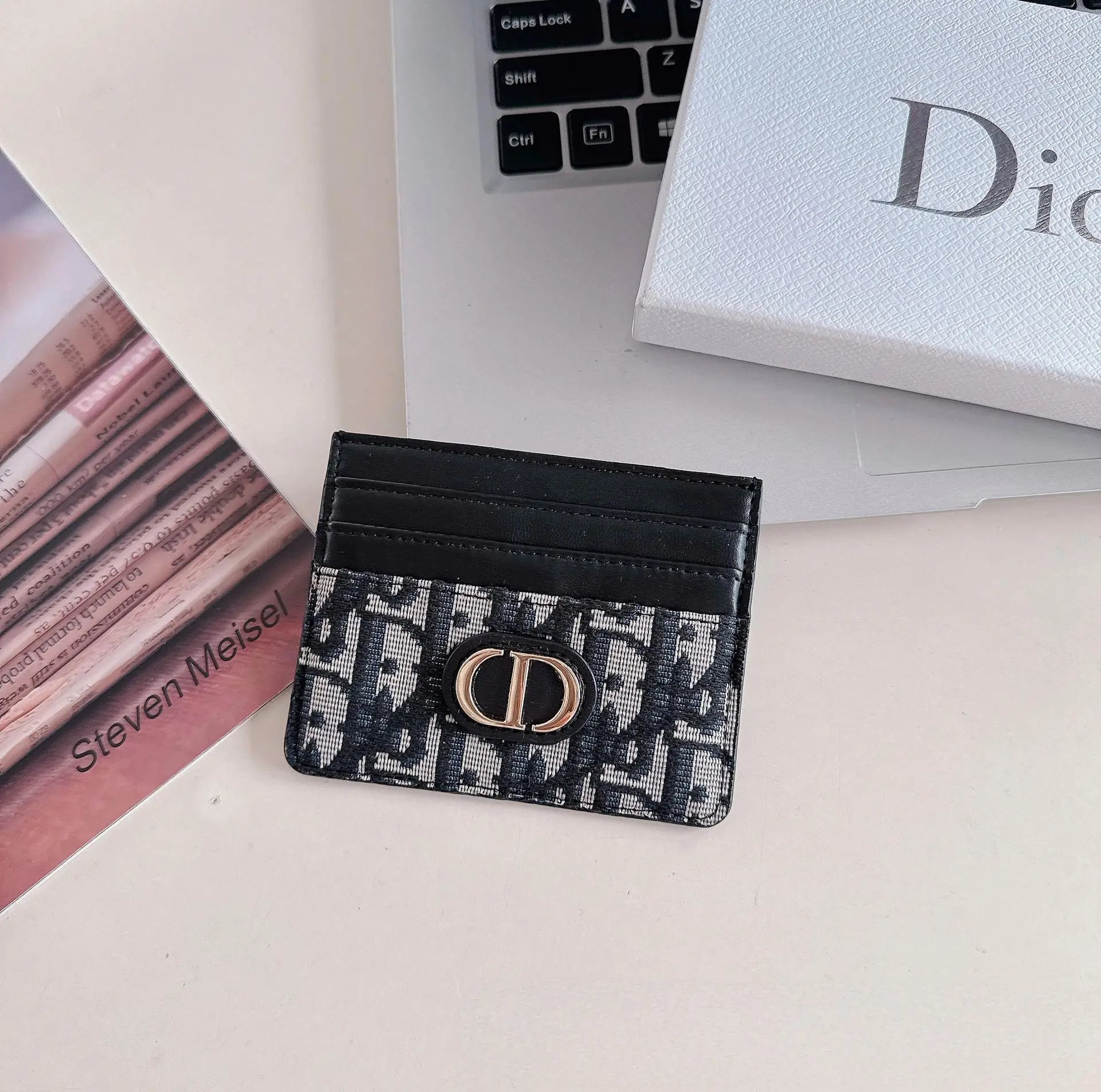 DIO-7-Slot Card Holder-Black