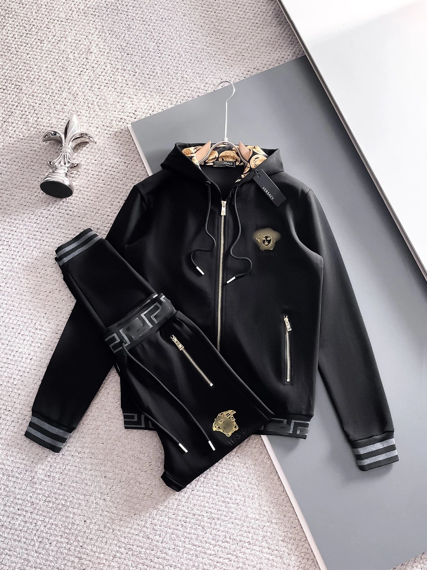 VER-Black 2520