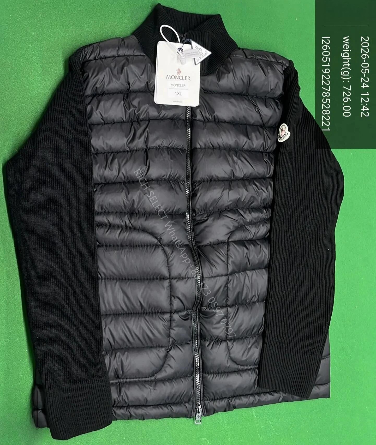 MON - Black Stand Collar