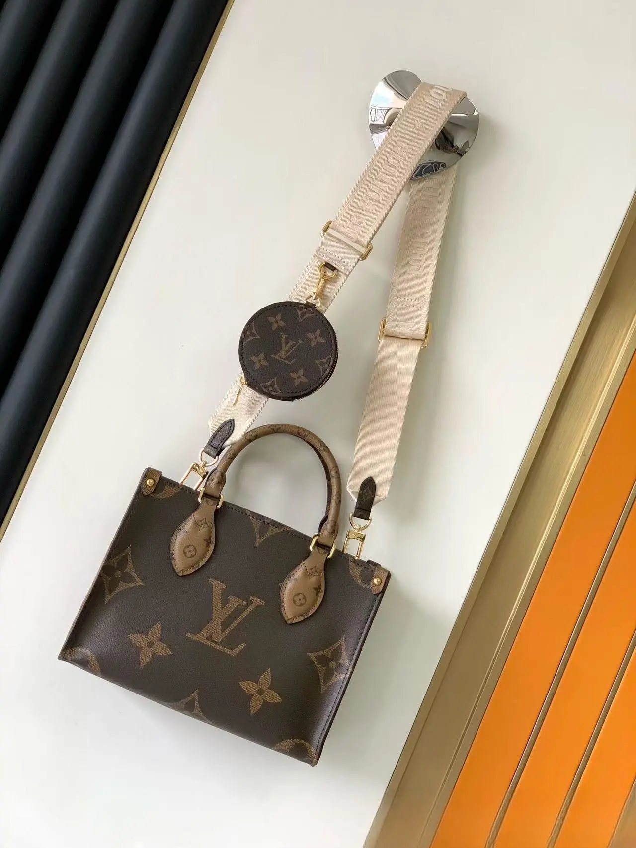 Louis Vuitton Multiple handbag models — OnTheGo PM