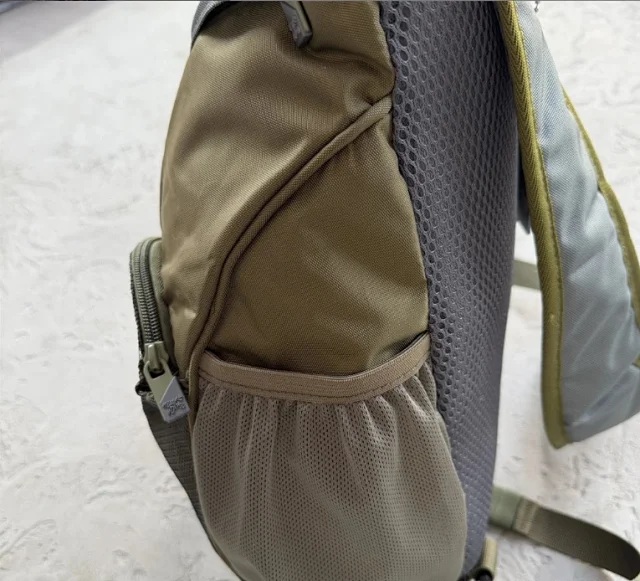 Mertra Crossbody Bags Triangular mesh-panel sling bag product detail image 9