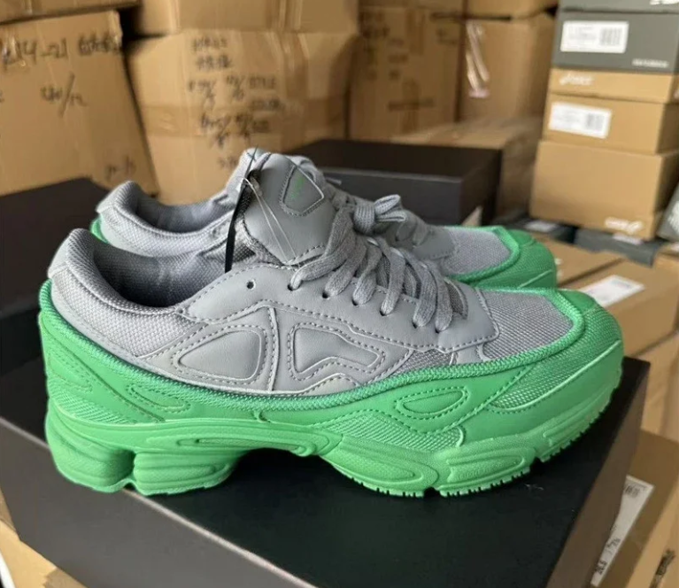 Raf Simons Sneakers Chunky color-block with translucent side panels — Gray-green