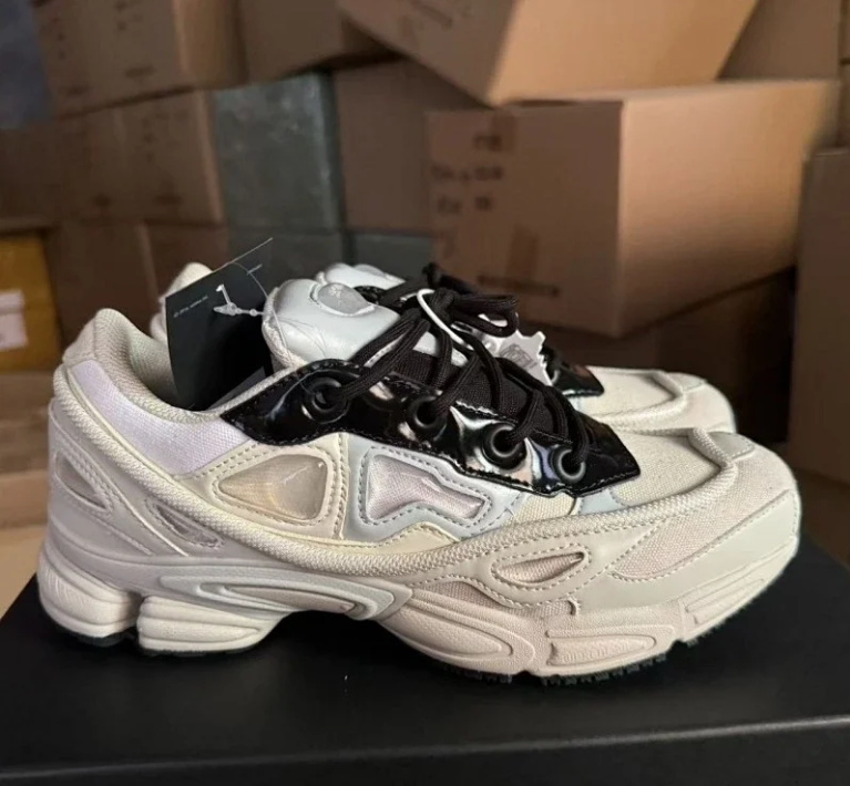 Raf Simons Sneakers Chunky color-block with translucent side panels — Black and white
