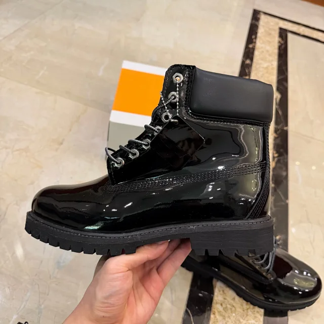 Unbranded Boots Glossy lace-up ankle with lug soles product detail image 2