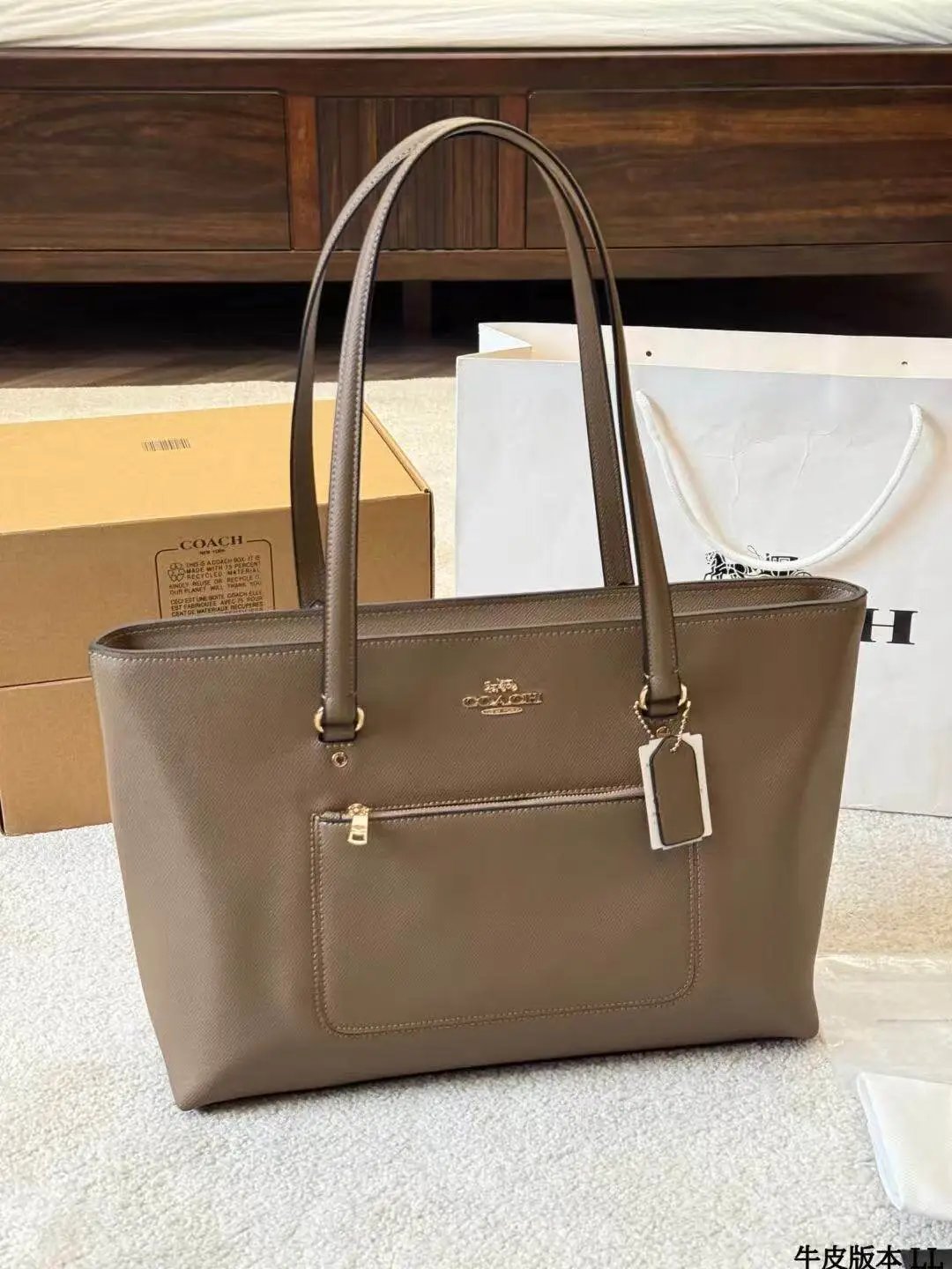 Coach Shoulder Bags Tote with front zip pocket image 1