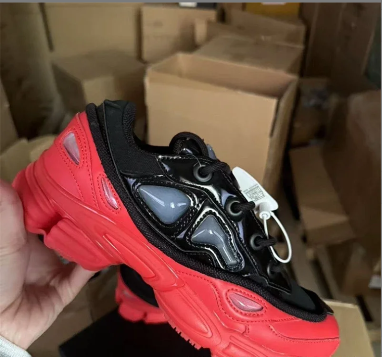 Raf Simons Sneakers Chunky color-block with translucent side panels — Black and red
