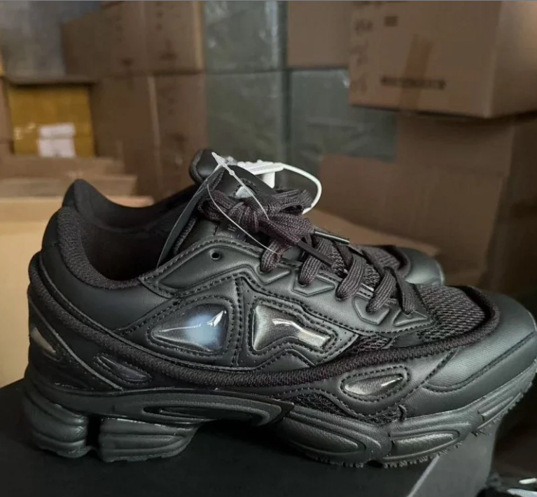 Raf Simons Sneakers Chunky color-block with translucent side panels — Black