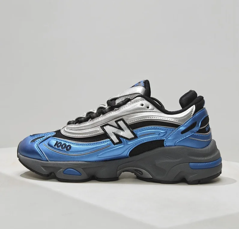 New Balance Sneakers 1000 — 18