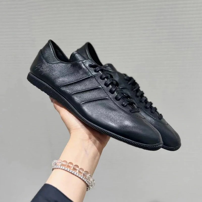 Yohji Yamamoto Sneakers Low-Top Lace-Up Three-Stripe — All black