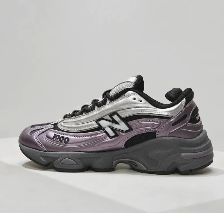 New Balance Sneakers 1000 — 19