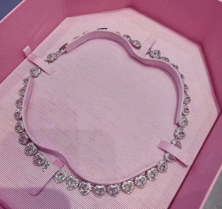 Unbranded Jewelry Crystal Flower — Necklace 5