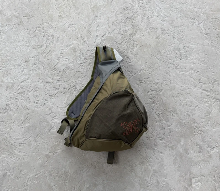 Mertra Crossbody Bags Triangular mesh-panel sling bag image 4