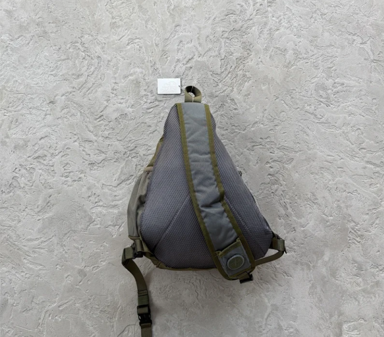 Mertra Crossbody Bags Triangular mesh-panel sling bag image 3