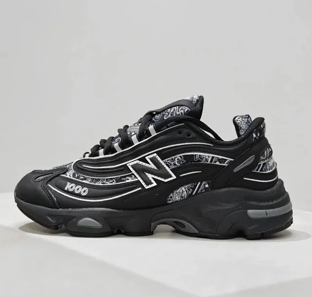 New Balance Sneakers 1000 product detail image 2