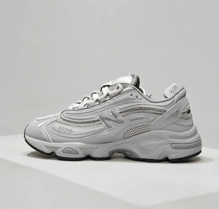 New Balance Sneakers 1000 — 24