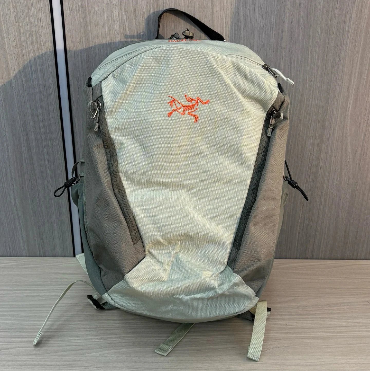Arc'teryx Backpacks 26L Zip-Front Backpack image 4