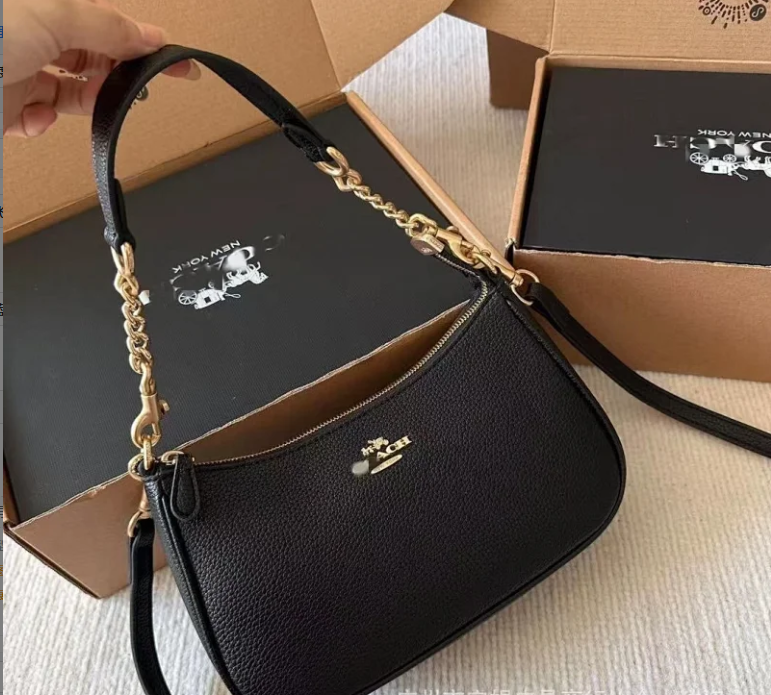 Coach Shoulder Bags Signature canvas chain-strap bag — Litchi Pattern Black "Aircraft Gift Box Gift Bag"》