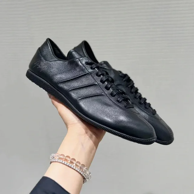 Yohji Yamamoto Sneakers Low-Top Lace-Up Three-Stripe product detail image 1