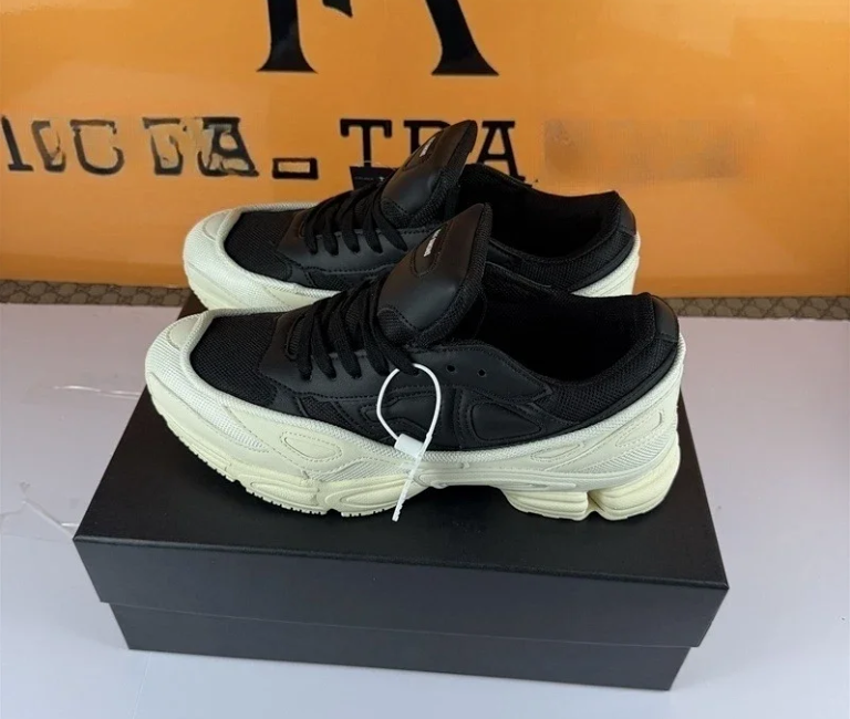 Raf Simons Sneakers Chunky color-block with translucent side panels — Black and white