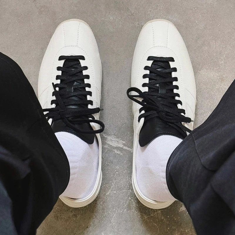 Yohji Yamamoto Sneakers Low-Top Lace-Up Three-Stripe — white and black