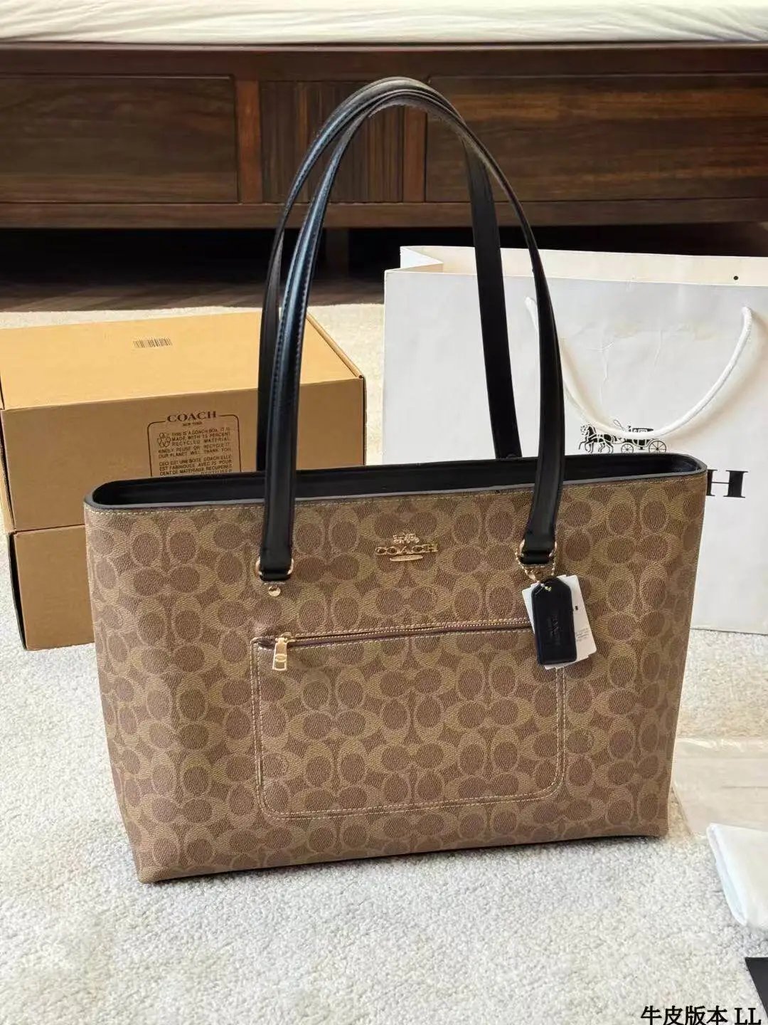 Coach Shoulder Bags Tote with front zip pocket — Style 3
