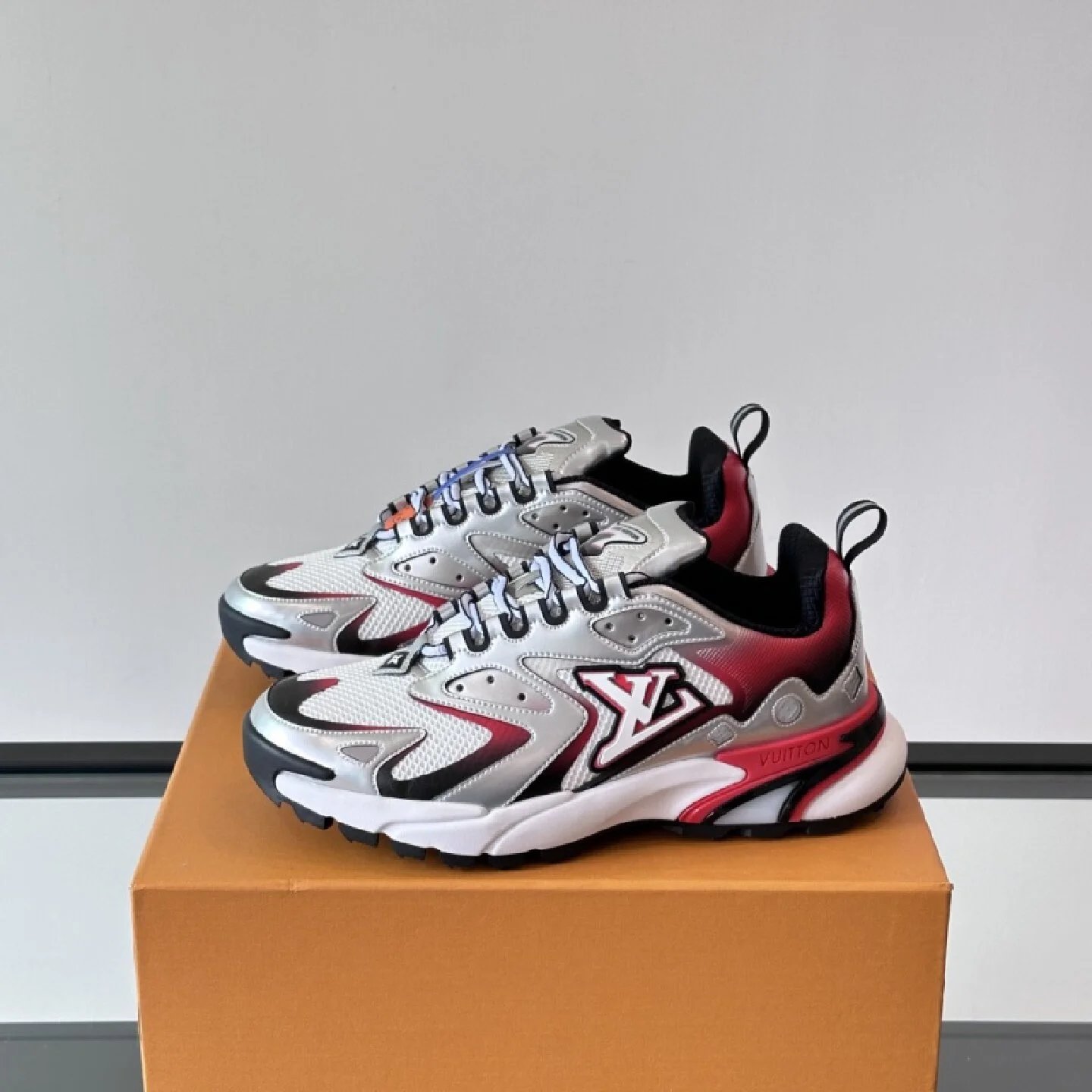 Louis Vuitton Sneakers High-Top Chunky Mesh — Red
