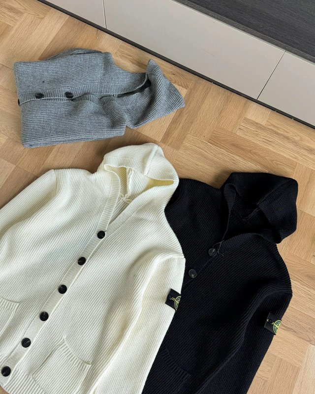 Stone Island Sweater: seller detail photo 5