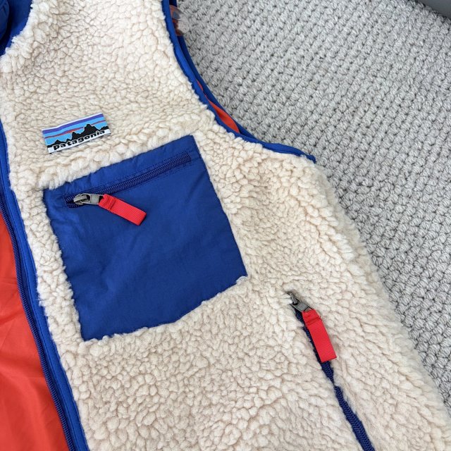 Patagonia outerwear vest: seller detail photo 6