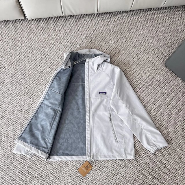 Patagonia winter jacket: seller detail photo 5