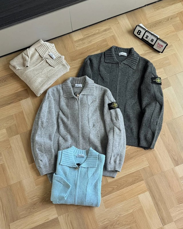 Stone Island Sweater: seller detail photo 4