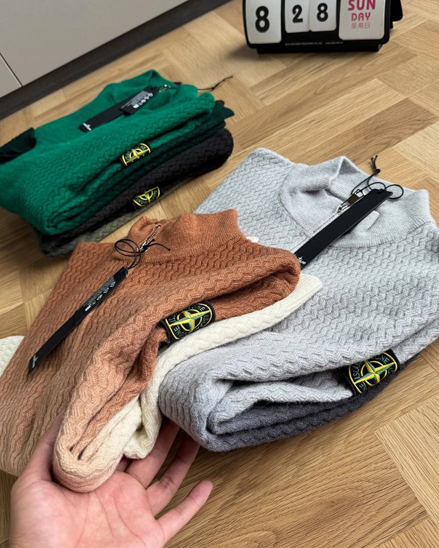Stone Island sweater: seller detail photo 6