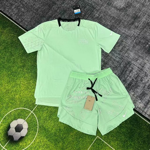 Nike Sports Set: seller detail photo 5