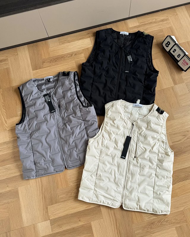 Stone Island outerwear vest: seller detail photo 1