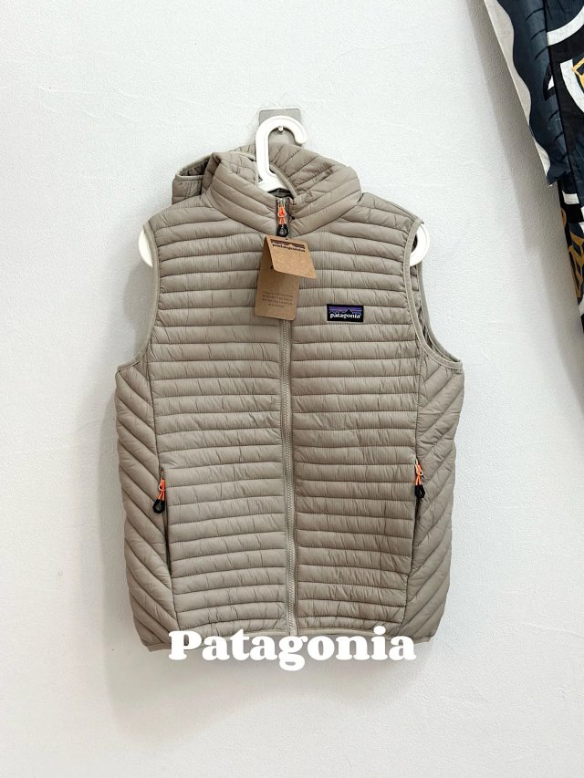 Patagonia outerwear vest: seller detail photo 6