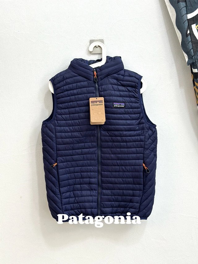 Patagonia outerwear vest: seller detail photo 7