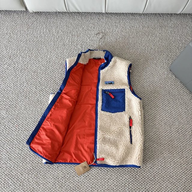 Patagonia outerwear vest: seller detail photo 4