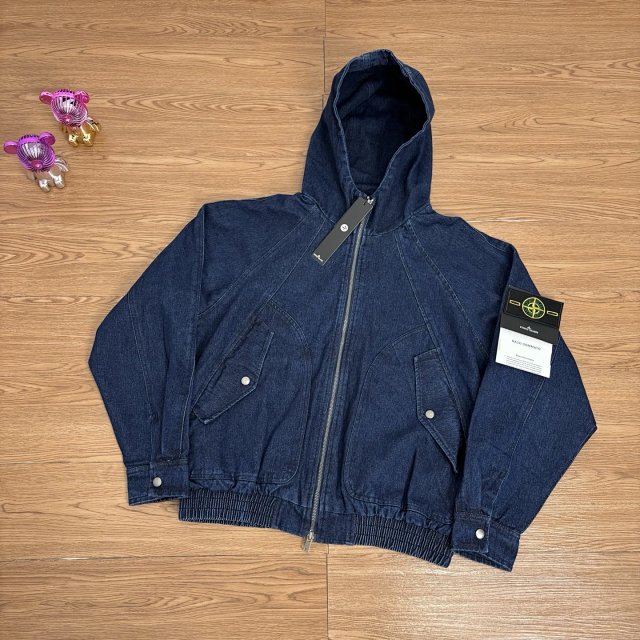 Stone Island Jacket: seller detail photo 3