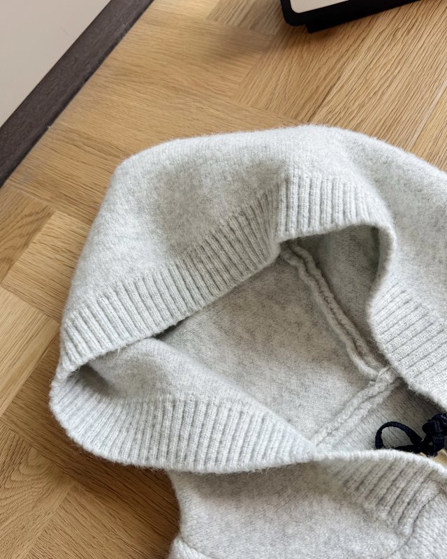 Moncler Sweater: seller detail photo 3