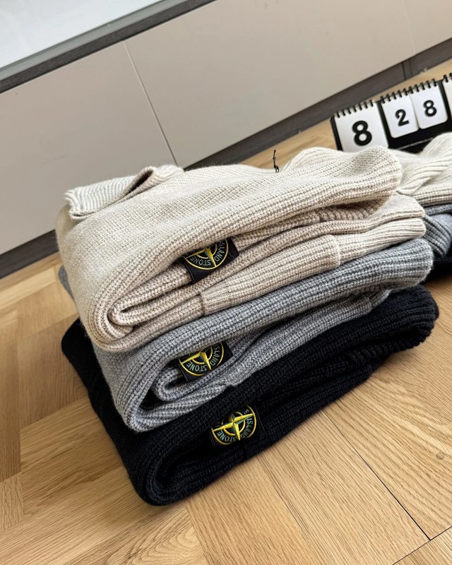 Stone Island Sweater: seller detail photo 2